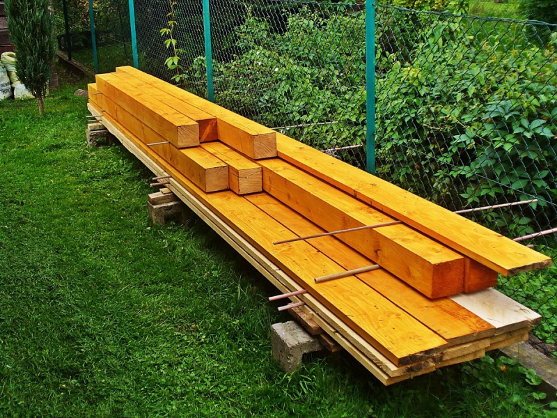 menuisier-REVEST LES ROCHES-min_boards_the_rafters_joinery_tree_painting_wood_colored_paint-871508
